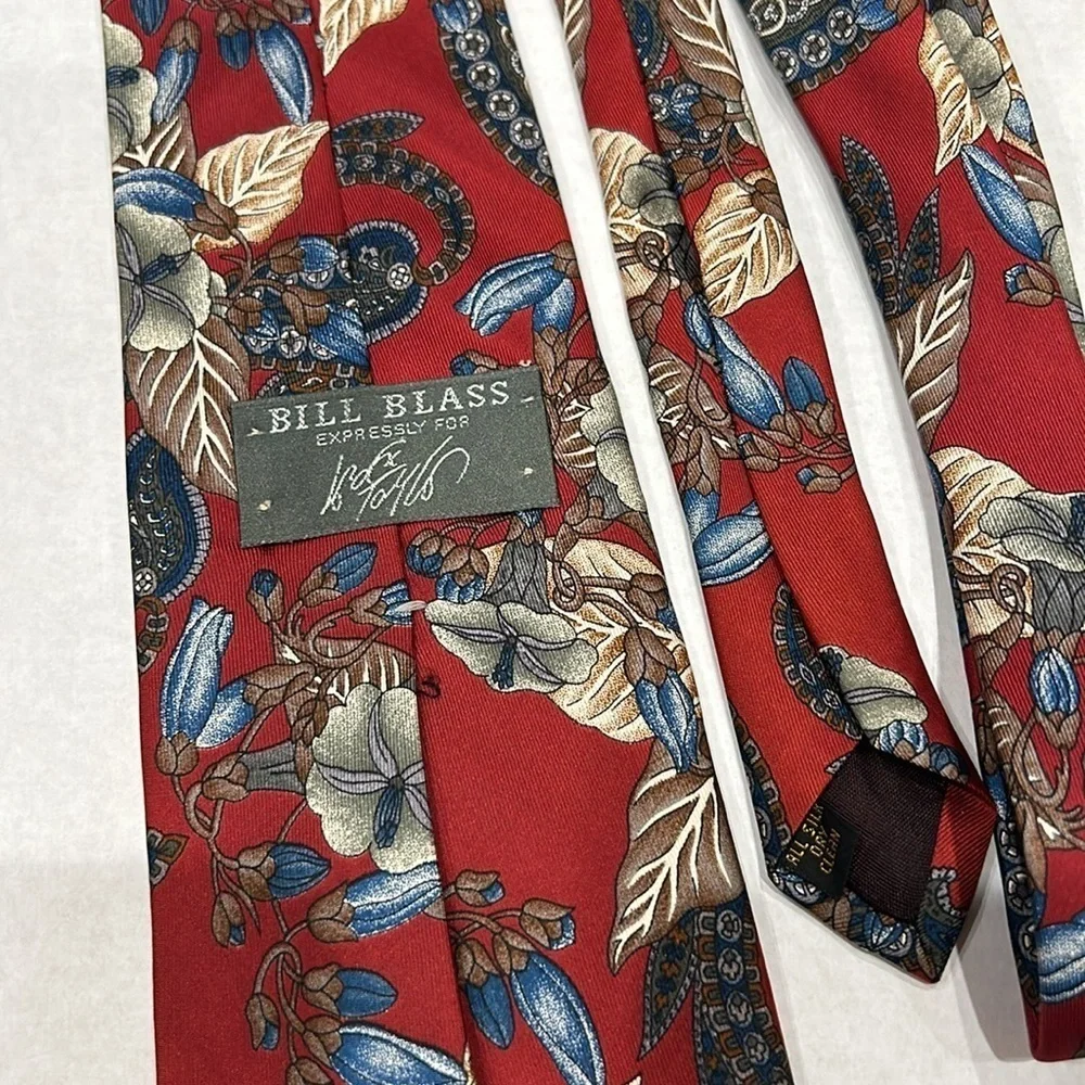 Vintage Bill Blass Lord and Taylor’s floral botanical paisley men’s necktie